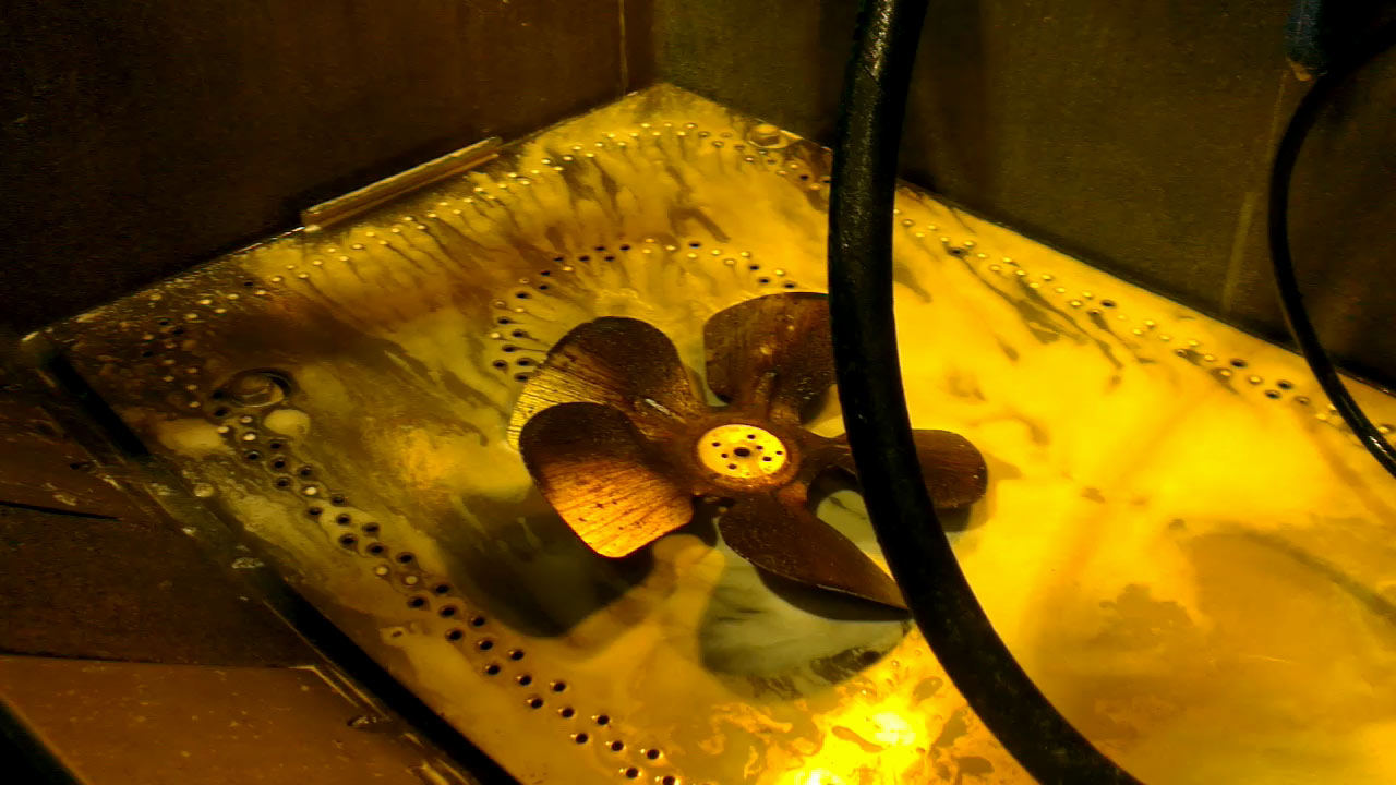 Cleaning a propeller with Torrent 500 general use NCH Partscleaning